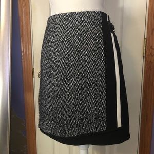 Black and white tweed skirt